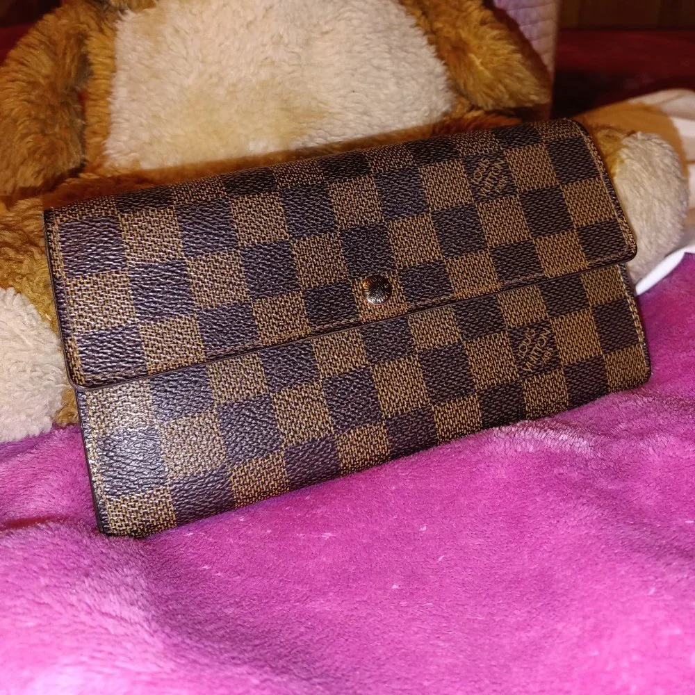 Louis Vuitton Damier Wallet with Custom Interior